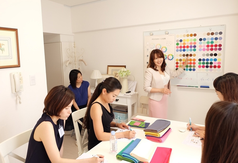 パーソナルカラー診断　研修風景