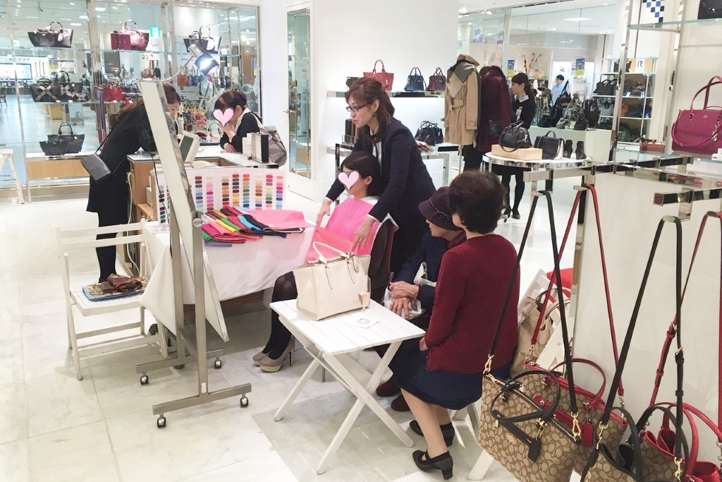 山口 井筒屋百貨店パーソナルカラー診断イベント風景