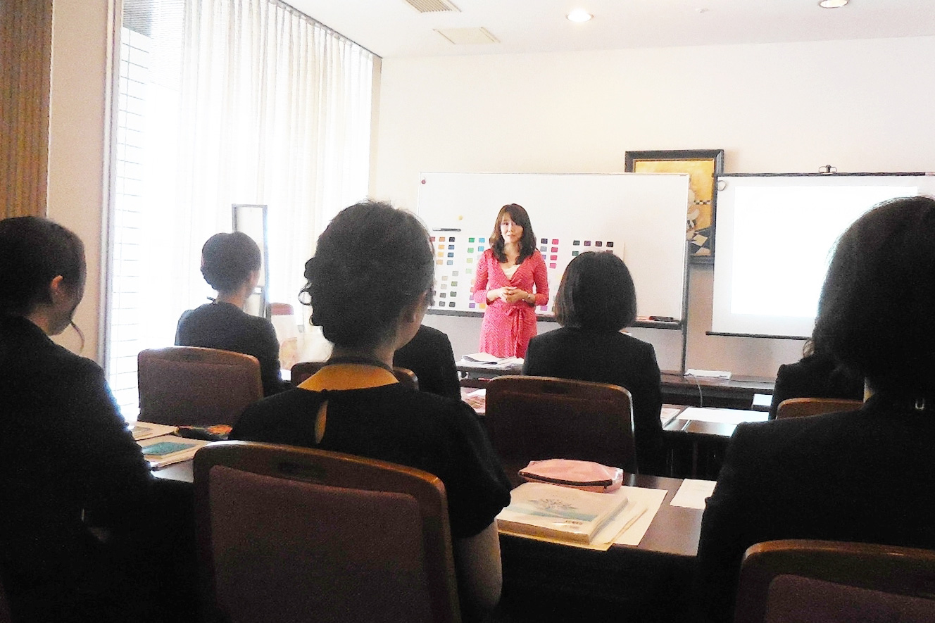 ブライダルパーソナルカラー診断 研修風景