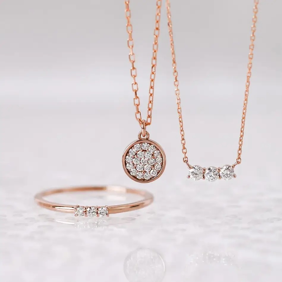 オレフィーチェ×サロン ド ルミエール「イエベ春に似合うジュエリーの選び方」監修