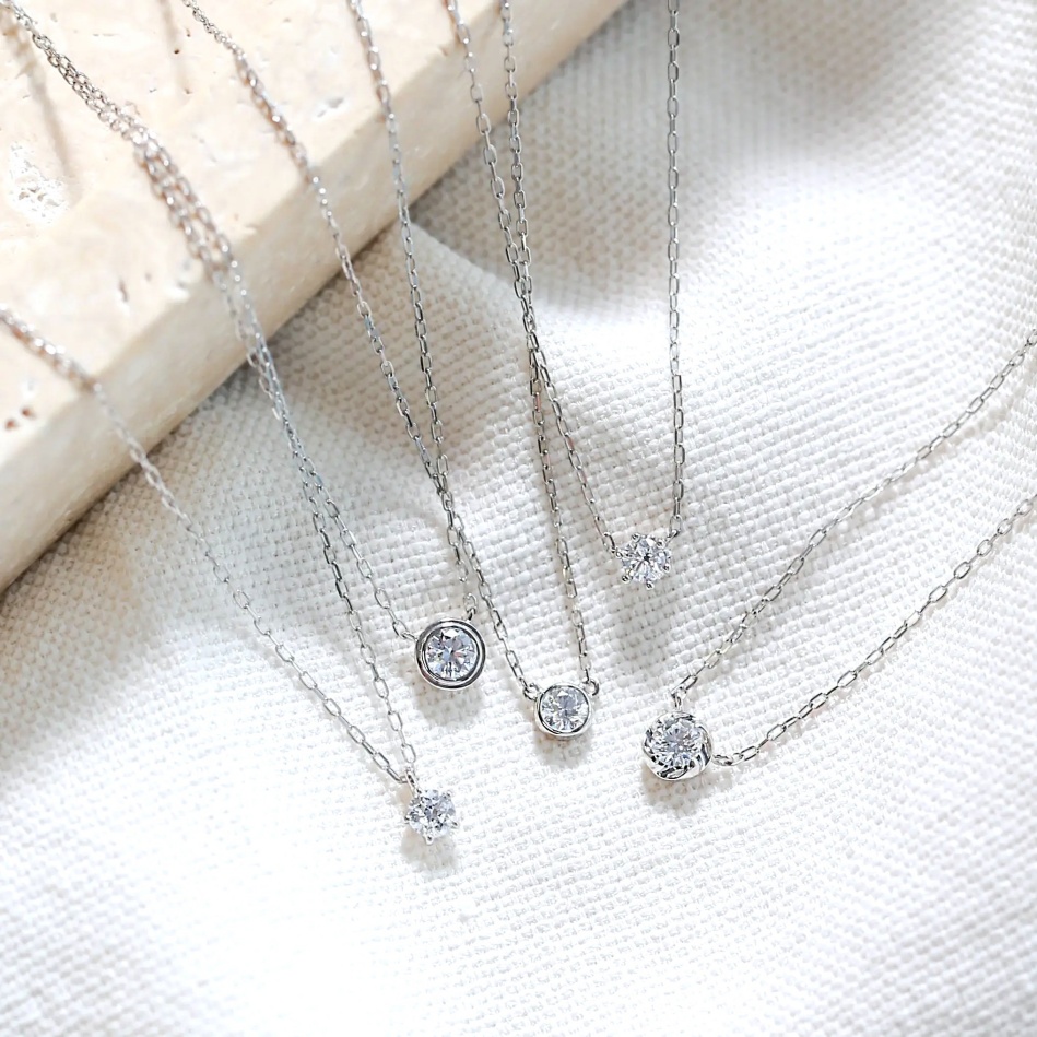 オレフィーチェ×サロン ド ルミエール「ブルべ夏に似合うジュエリーの選び方」監修