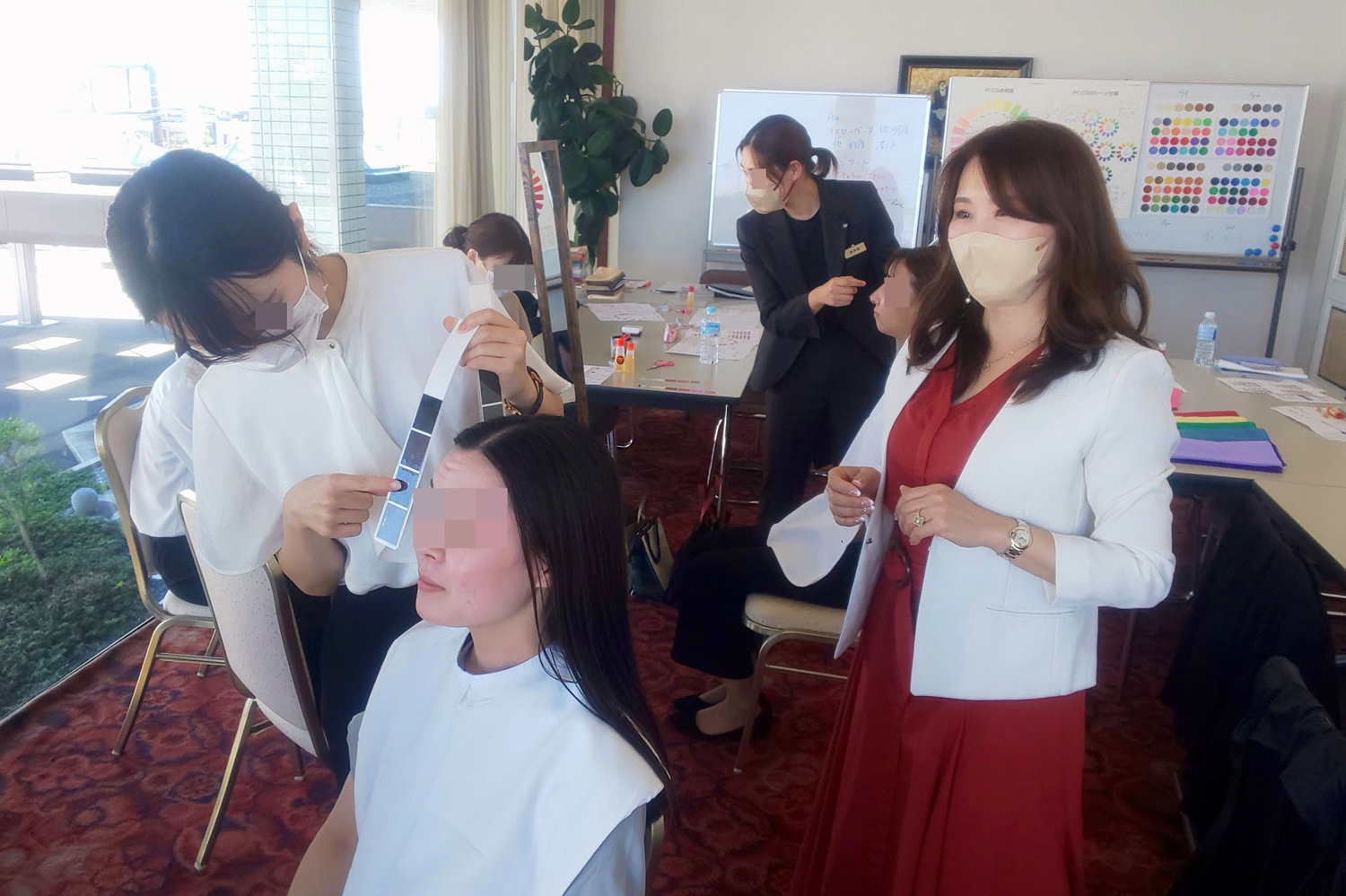 PBCIルミエール・アカデミー認定のブライダルパーソナルカラーコンシェルジェの資格取得対応研修風景