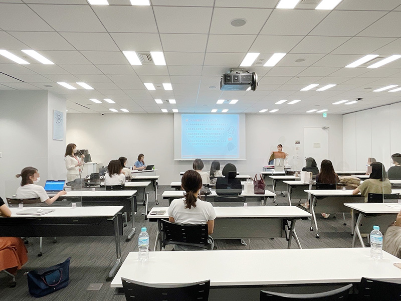 ブリヂストンでのパーソナルカラーセミナー風景