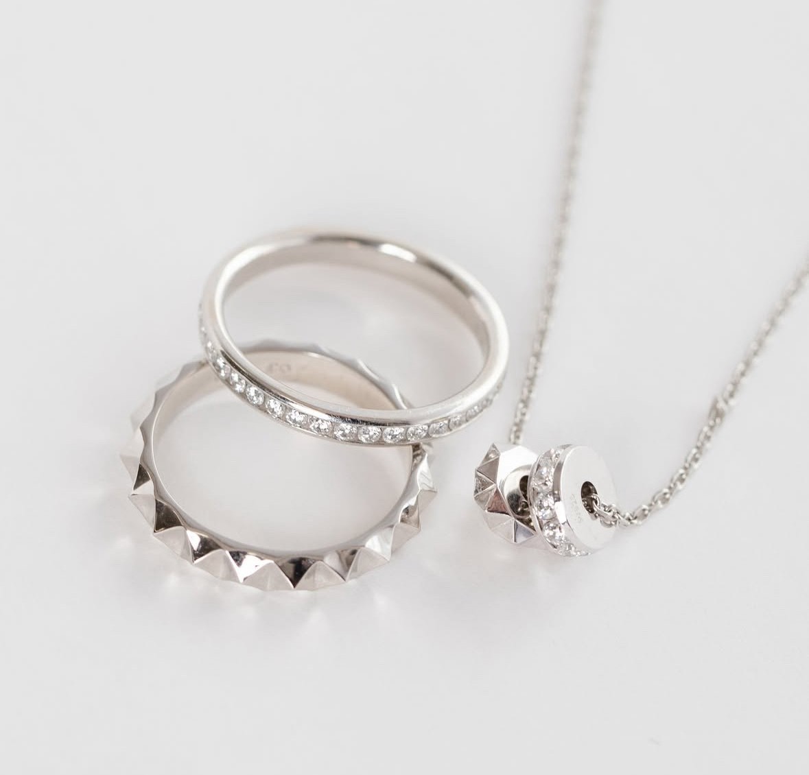 イエベ秋に似合うジュエリー