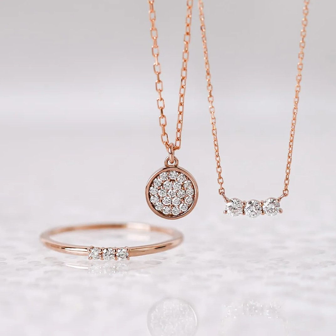 イエベ春に似合うジュエリー